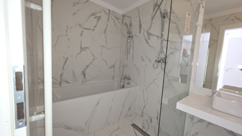 Penthouse 3 camere , terasa imensa cu view unic - Poză 9