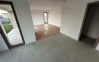 Casa cu 4 camere - Dumbravita - Poză 11
