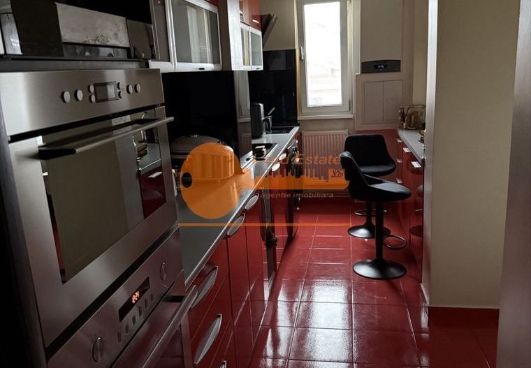 Apartament spațios în vilă | Piața Muncii | Curte proprie & garaj - Poză 6