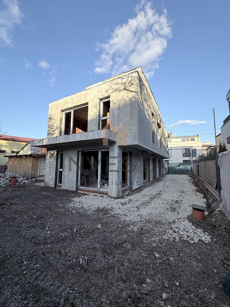 Imobil 7 camere zona Hasdeu -SemiCentral | Curte proprie si acces auto - Poză 2