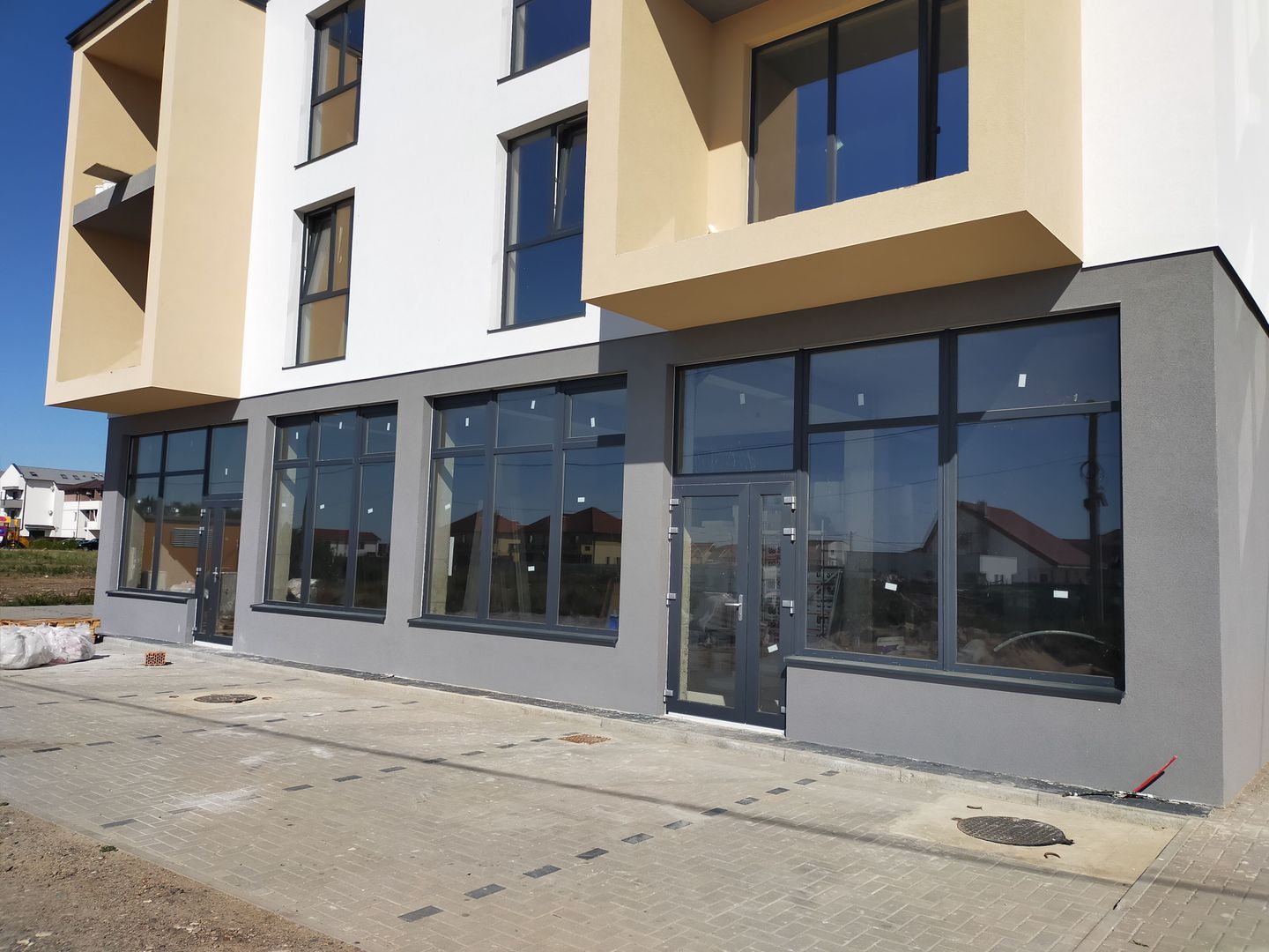 SPATIU COMERCIAL NOU IN DUMBRAVITA - Poză 6