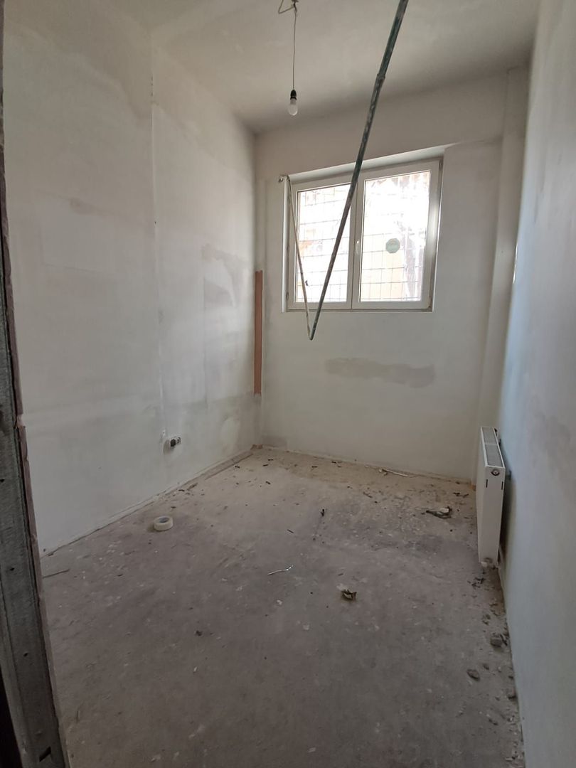 Spatiu comercial vitrina de 20 M - Metrou Eroii Revolutiei S143 - Poză 11