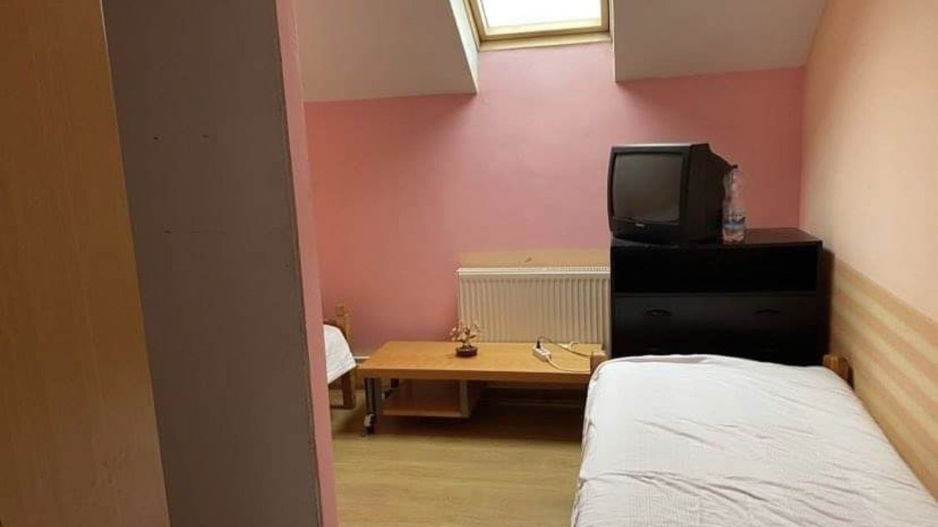 Vand casa cu mansarda - Poză 2