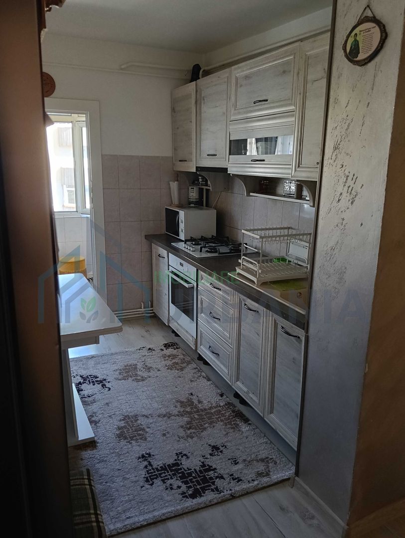 Apartament 3 camere, decomandat, etaj 4/5, complet mobilat și utilat, Iași, Luca Arbore Nr 32 - Poză 3