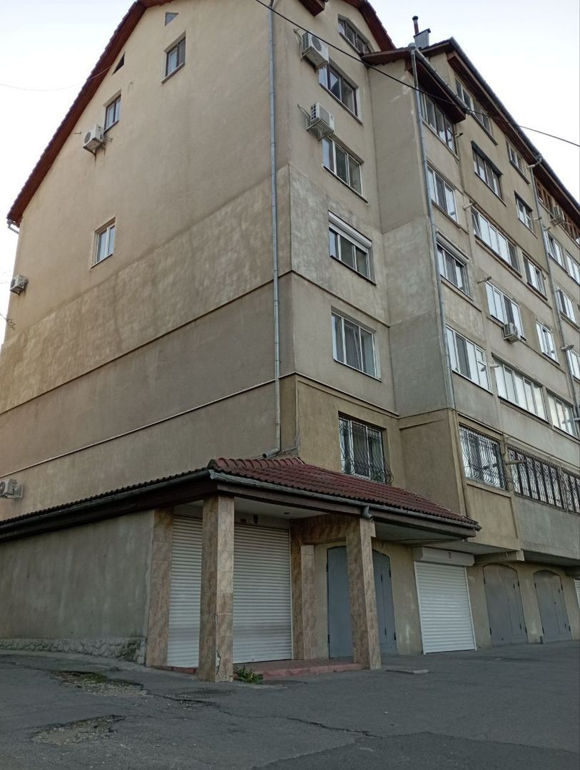 Vânzare oficii la parter, 200mp, perfect pentru magazin, atelier, frizerie, salon cosmetologic, masaj, dentist - Poză 3
