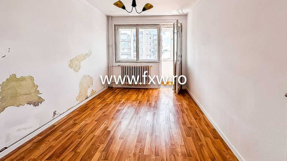 Apartament cu 3 camere, cu balcon la fiecare cameră,  zonă excelentă - Poză 3