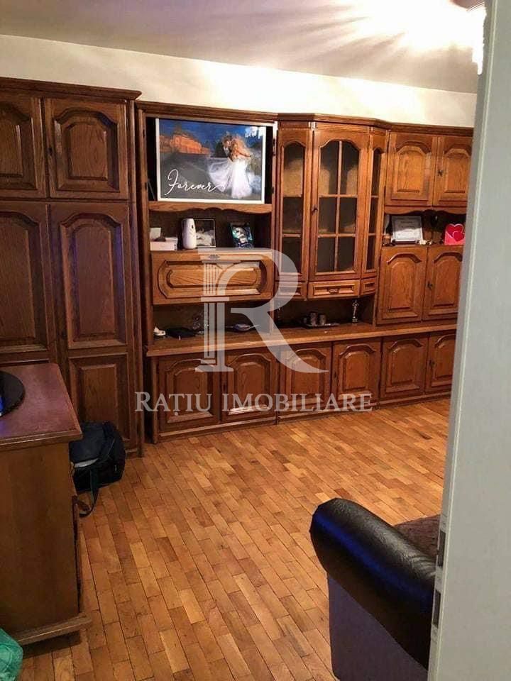 Apartament cu 3 camere | Etaj intermediar | Rogerius | Oradea - Poză 1