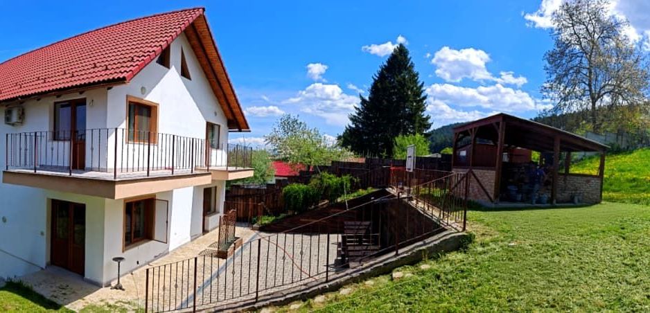 Casa / vila,  pensiune investitie zona Sacele, Brasov - Poză 1
