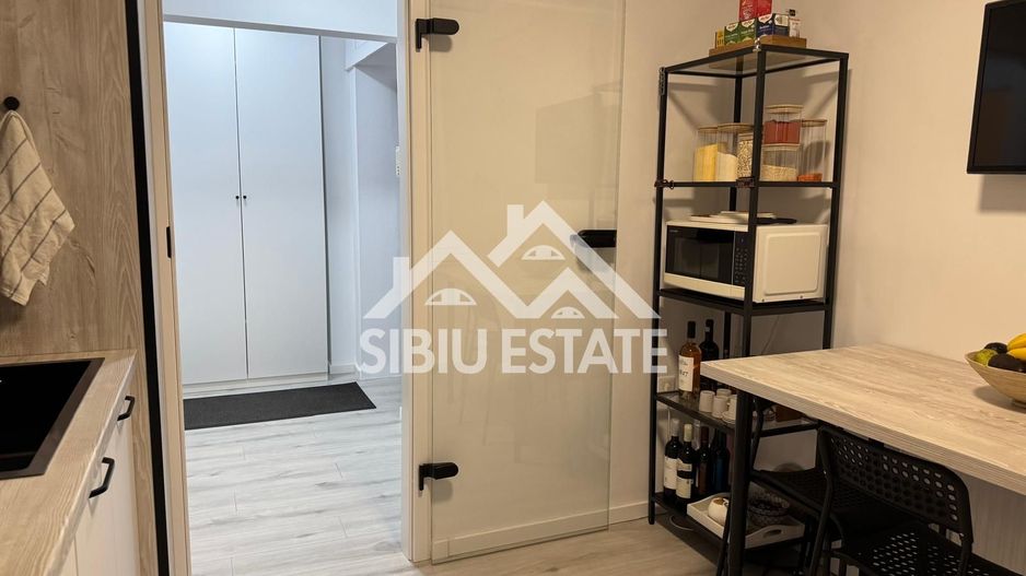 Apartament 3 camere 2 bai, pivita recent renovat-in Sibiu M.Viteazul - Poză 10
