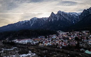 Casă individuală, vedere către Bucegi, la 300 m de Centru, Gară sau Cantacuzino - Poză 36