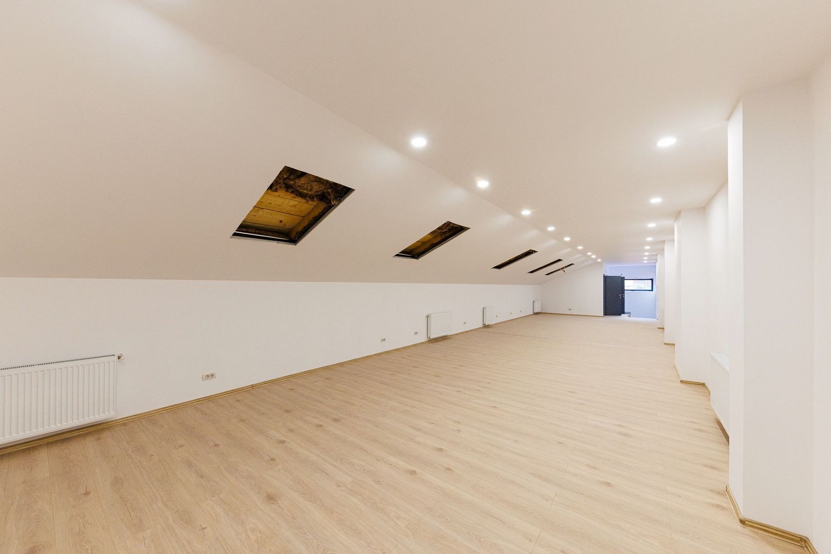 Prima inchiriere - Spatiu birouri 100 mp | Grup sanitar&Zona Chicineta - Poză 11