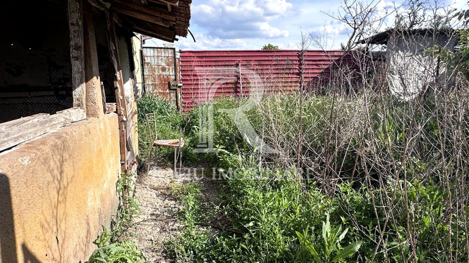 Casa cu anexe si pivniță | Teren intravilan generos | Sannicolau Roman - Poză 18