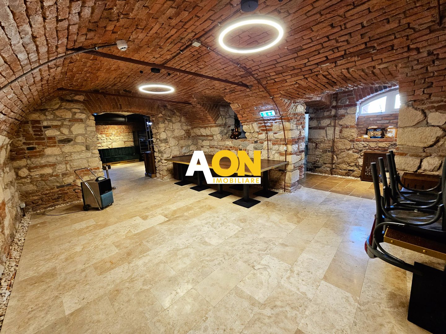 Clădire istorică ultracentrală, PUB + 13 birouri, S+P+M, renovată 2024 - Poză 12