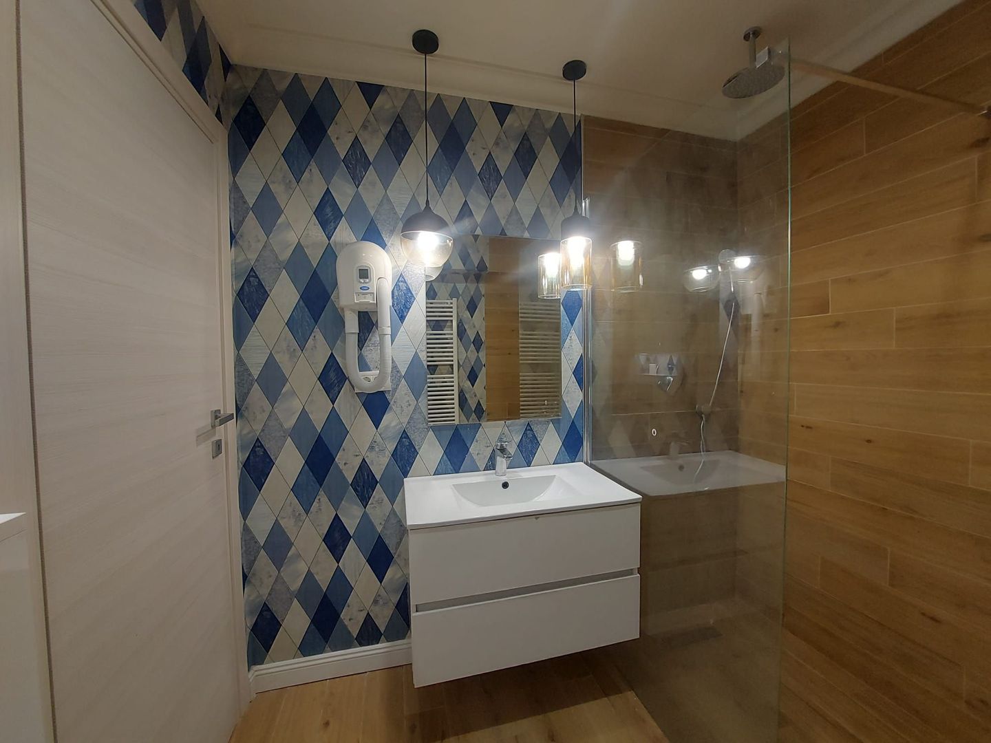 Smart Boutique / Finisaje Premium | Mihai Bravu - Mall Vitan - Poză 21