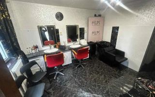 Spatiu utilat activitate frizerie-coafor. - Poză 1