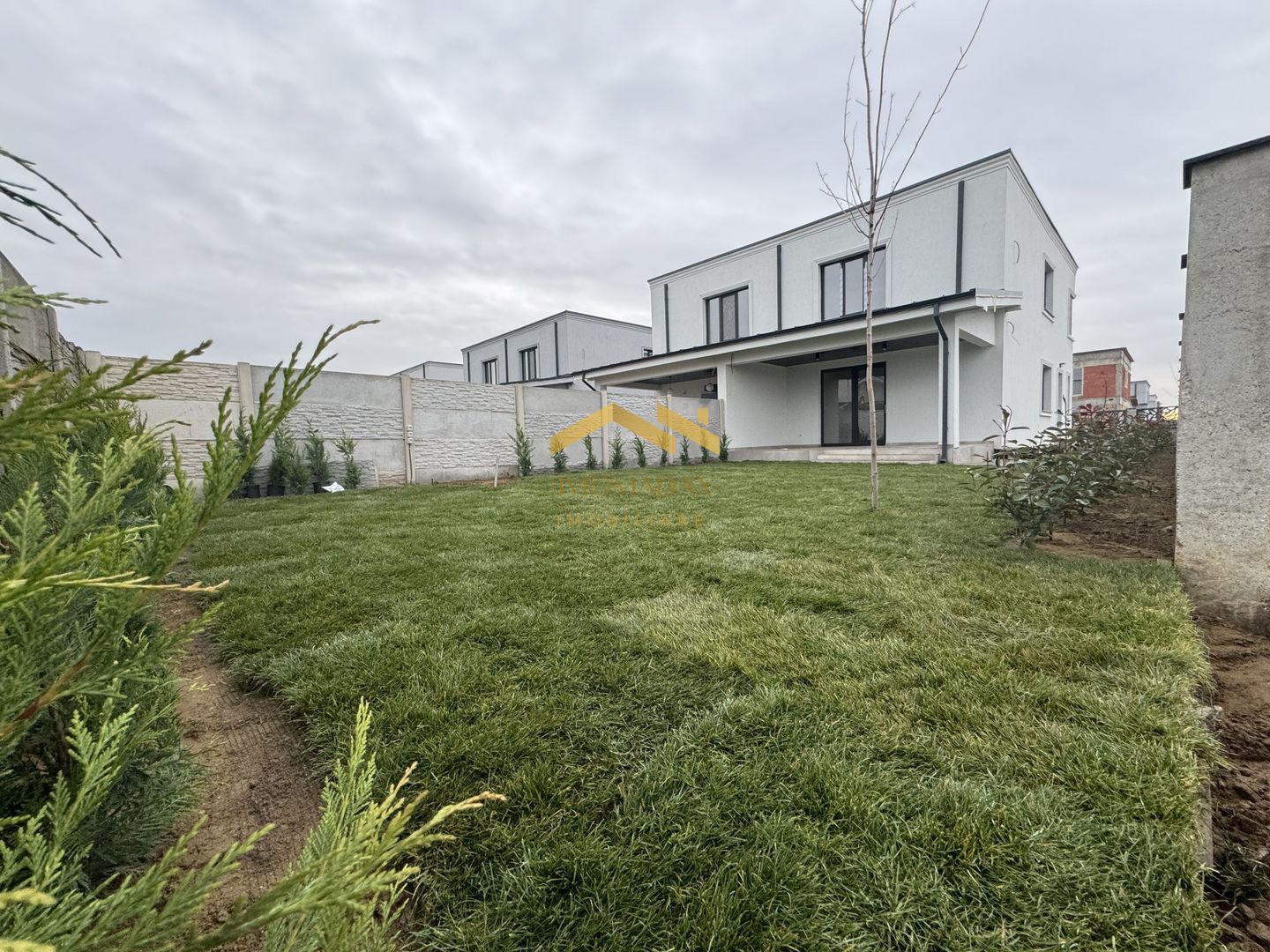 Bucovăț-Duplex P+E-4 Camere - Poză 7