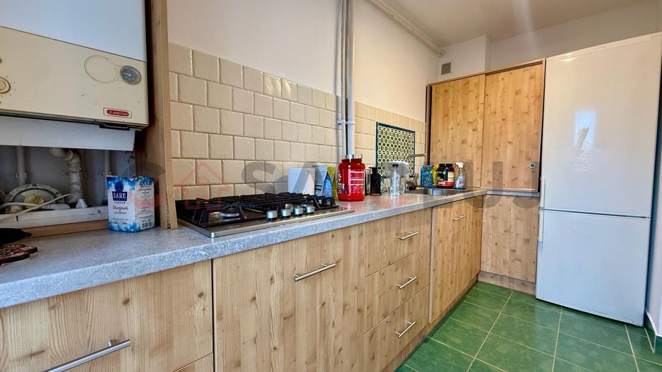 Apartament renovat, etaj intermediar, zona Bucegi - Poză 9