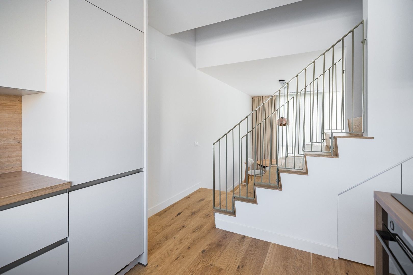 Urban Villa 01 mobilata complet Amber Forest - Poză 2