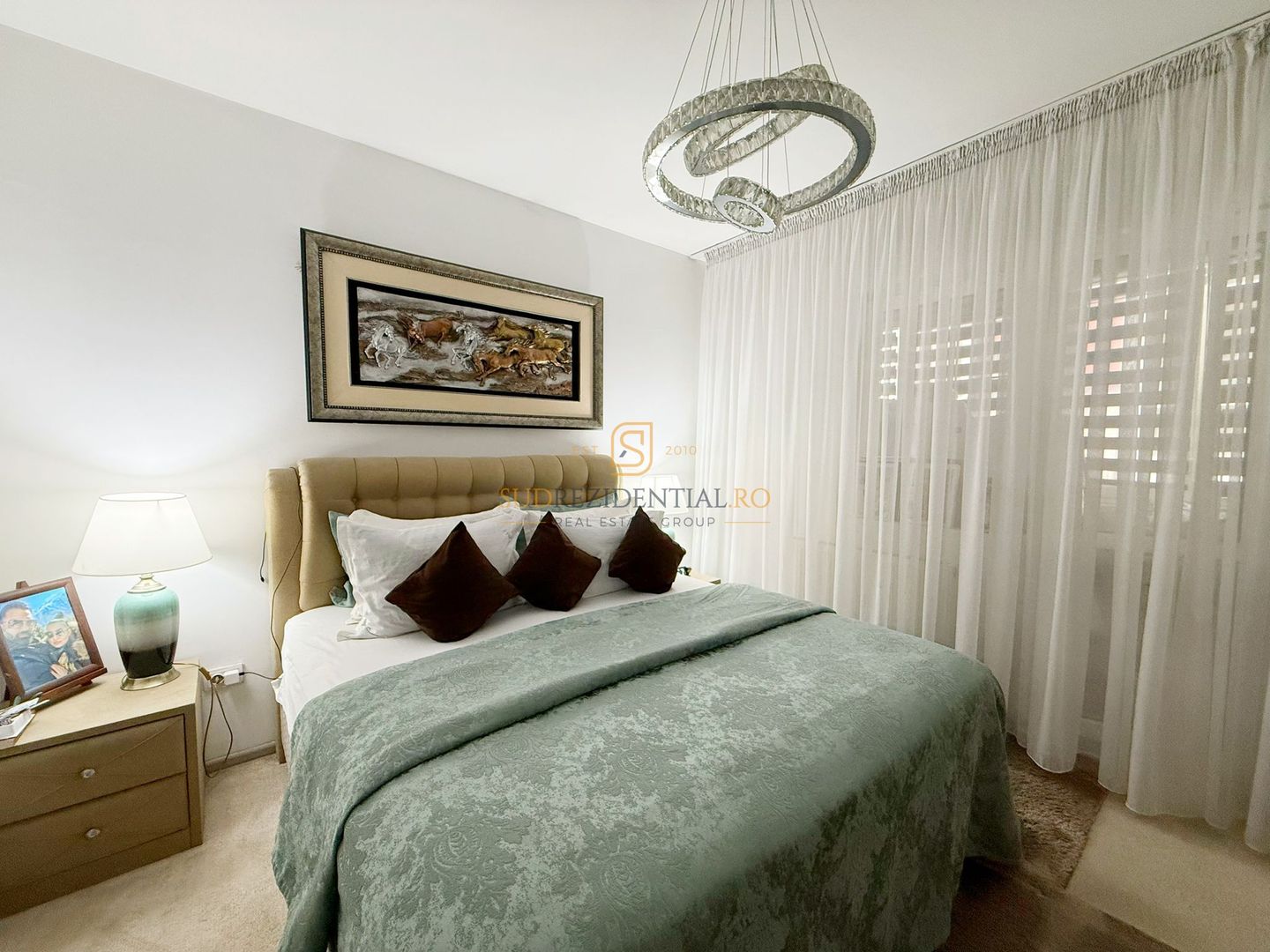 Apartament 2 camere, mobilat/utilat, dressing, 3 locuri de parcare - Poză 1