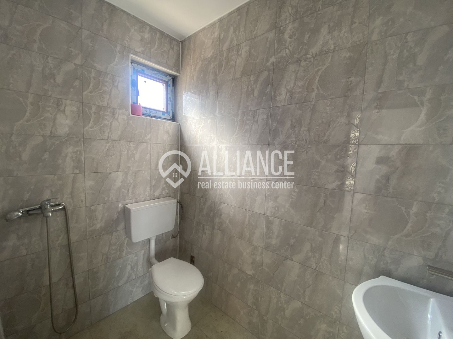 VALU LUI TRAIAN(COD 07) -Casa P+M 5 camere cu teren de 300 mp - Poză 21