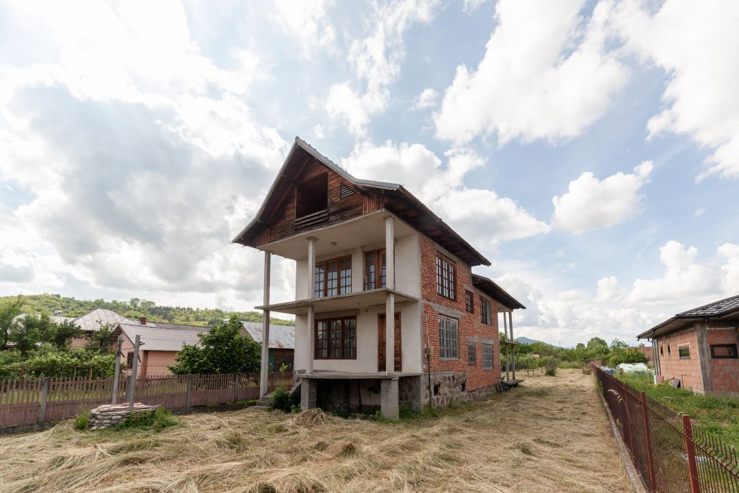 Casa +teren 1093 mp Domnesti-Arges cu o panorama superba! - Poză 3
