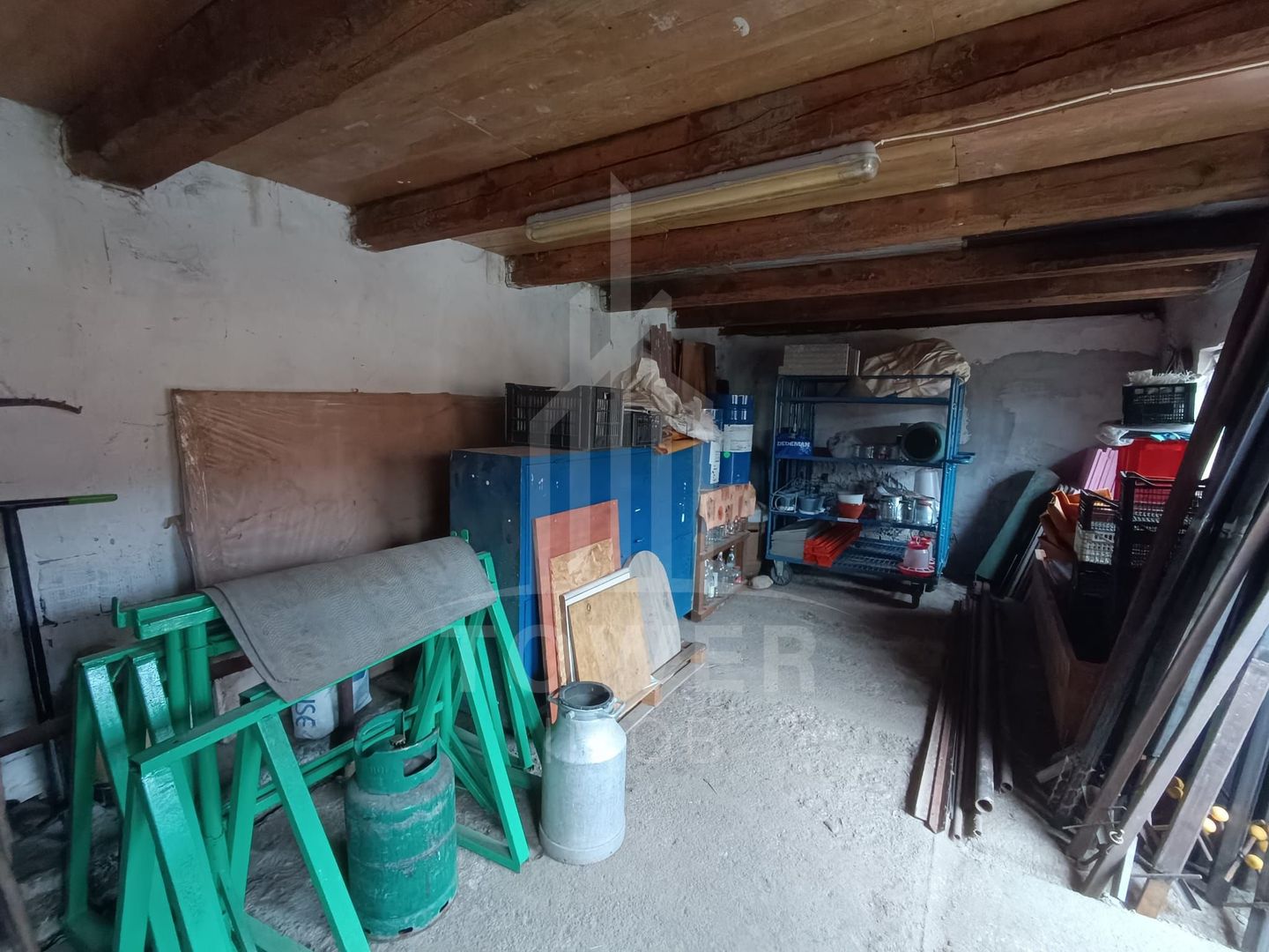 Casă de vânzare în satul Roșia cu vedere panoramică spre Munții Făgăras - Poză 11