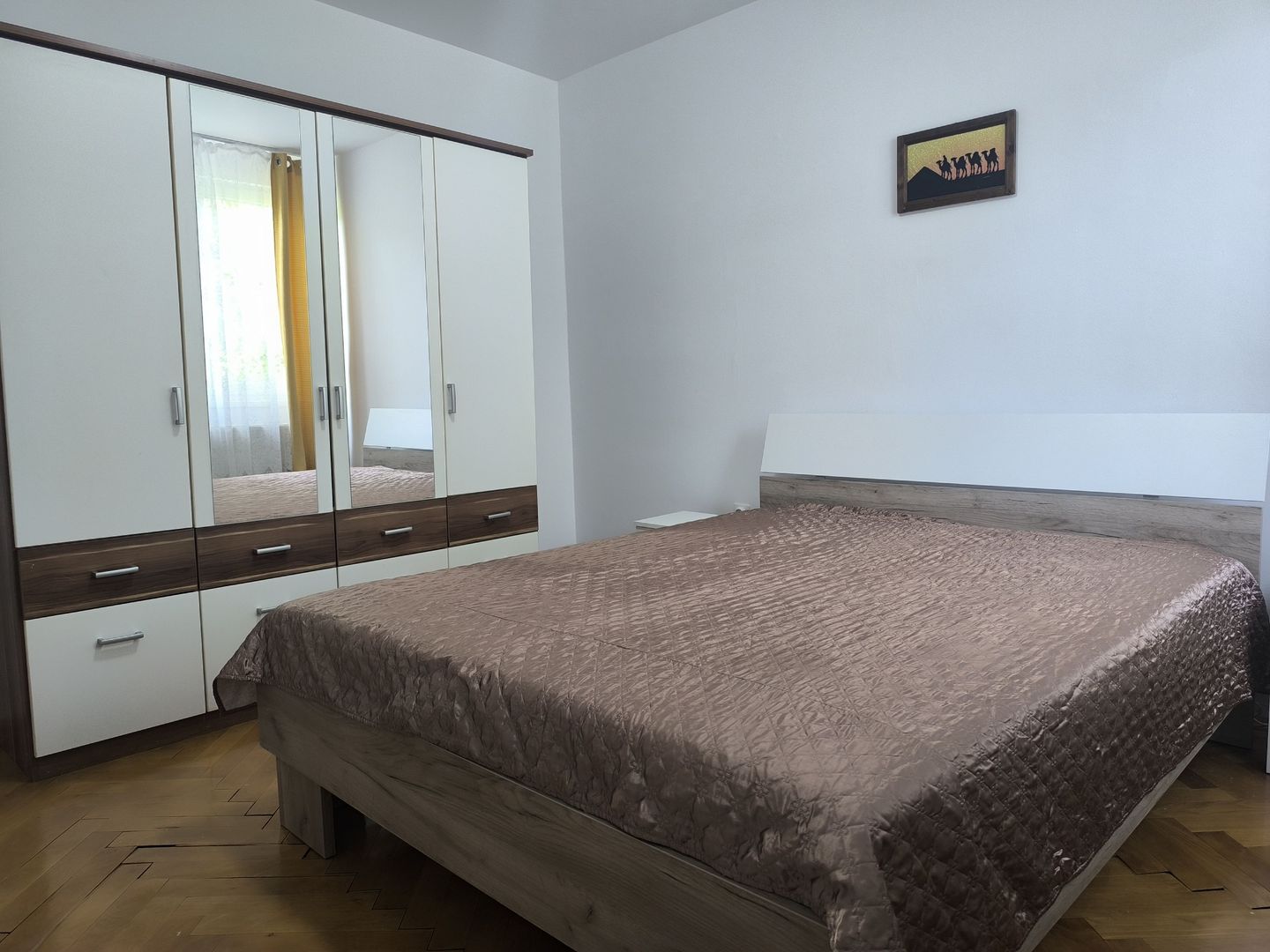 Apartament cu 3 camere in zona Semicentral ( Bodor Péter) - Poză 1