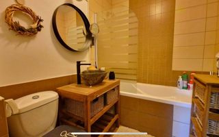 Casa moderna, de inchiriat, cu 3 camere, 2 bai, terasa - Poză 6