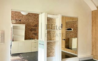 Apartament ultracentral in Pasajul Vulturul Negru din Oradea - Poză 2