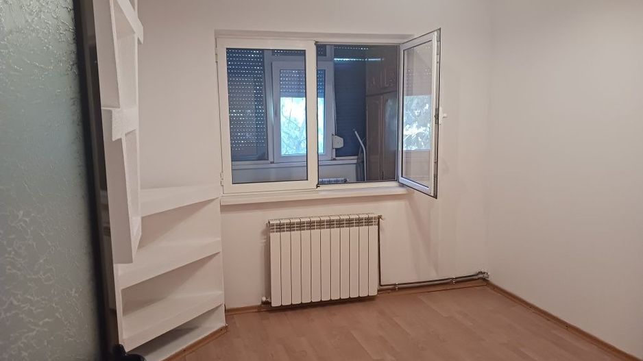 3 camere, Micro 13B,  etaj 4, bloc cu acoperis - Poză 1