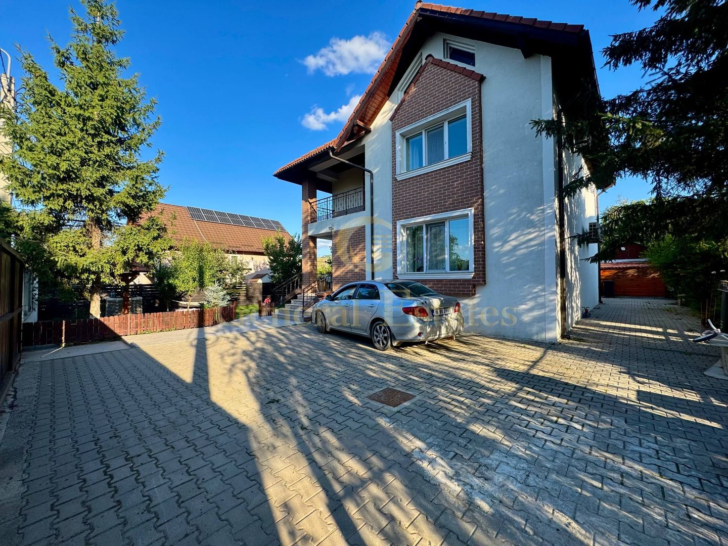 Vânzare Casă  D+P+E - 230 m.p. - Bucium - Poză 5