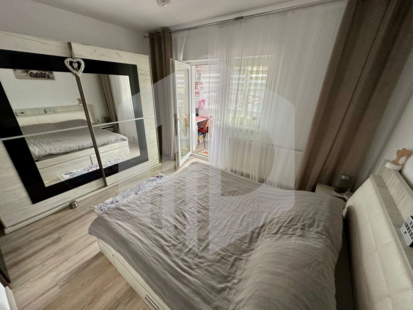 Apartament 2 Camere | Bucatarie separata | Living | Mobilat / Utilat - Poză 3