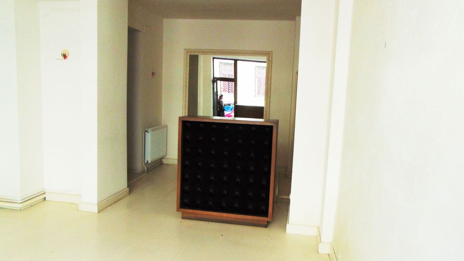 Spatiu comercial pretabil magazin,in centrul istoric - Poză 2