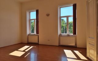 Apartament de vanzare situat ultracentral, langa Lic. E. Gojdu, Oradea - Poză 2