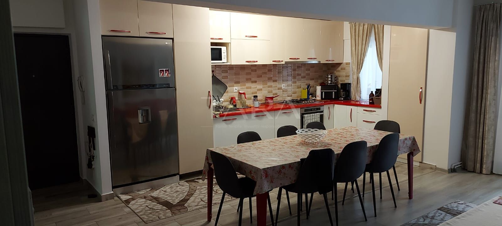 Spațiu generos și oportunitate de investiție – apartament de 5 camere. - Poză 2