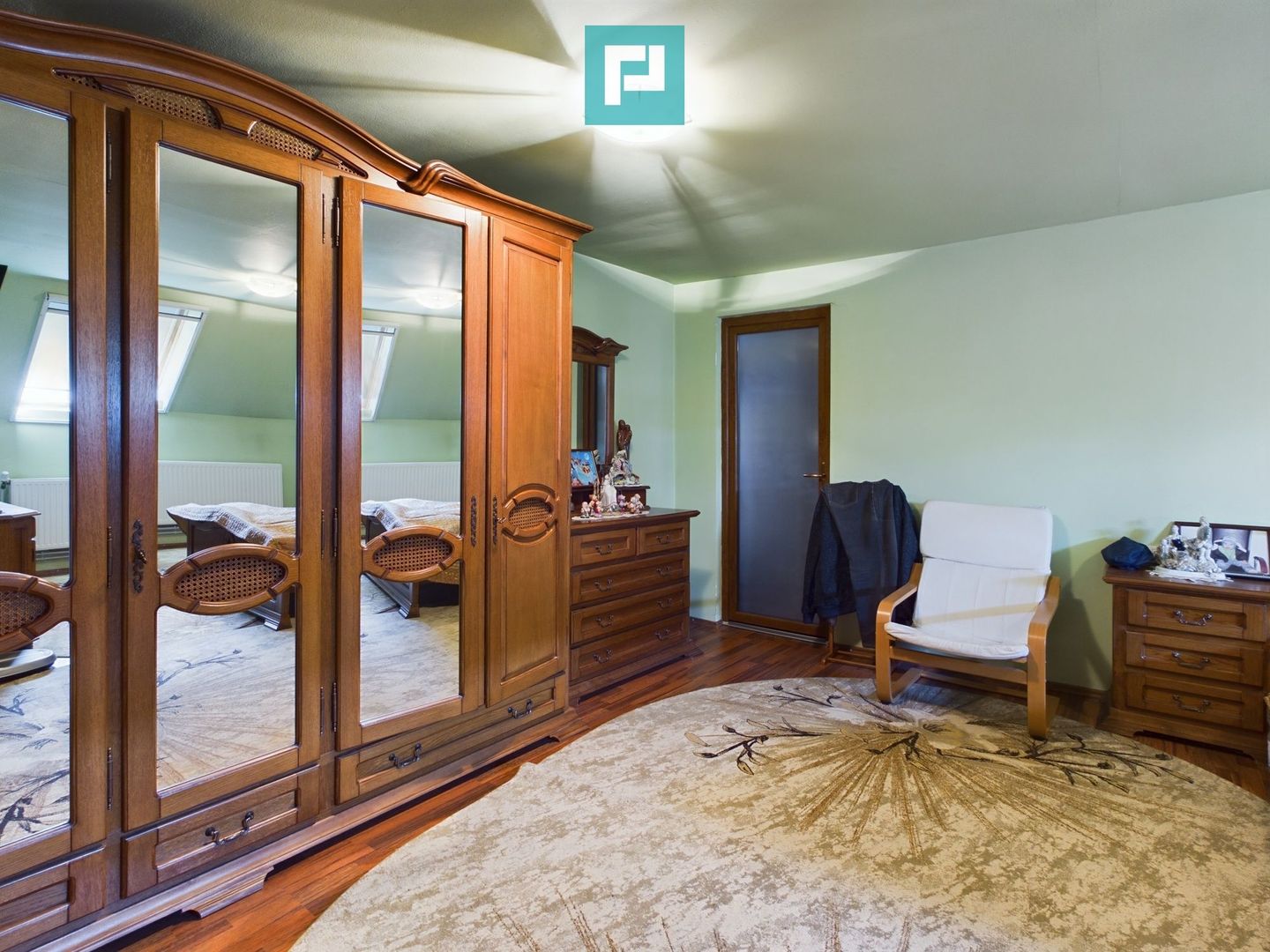 Casă solidă și impunătoare în Grădiște - Poză 9