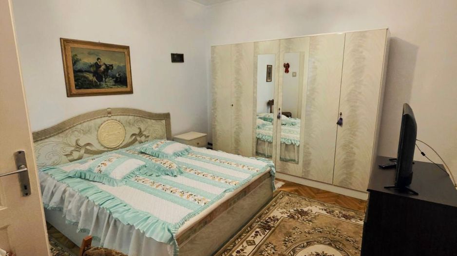 DE VANZARE CASA 5CAMERE ZONA CENTRALA TALMACIU - Poză 3