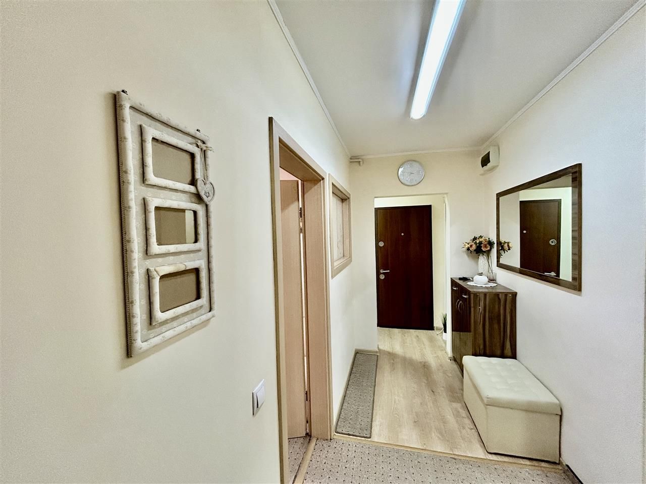 Apartament de închiriat în Sibiu – 3 camere, decomandat, 2 băi, 80 mp - Poză 8
