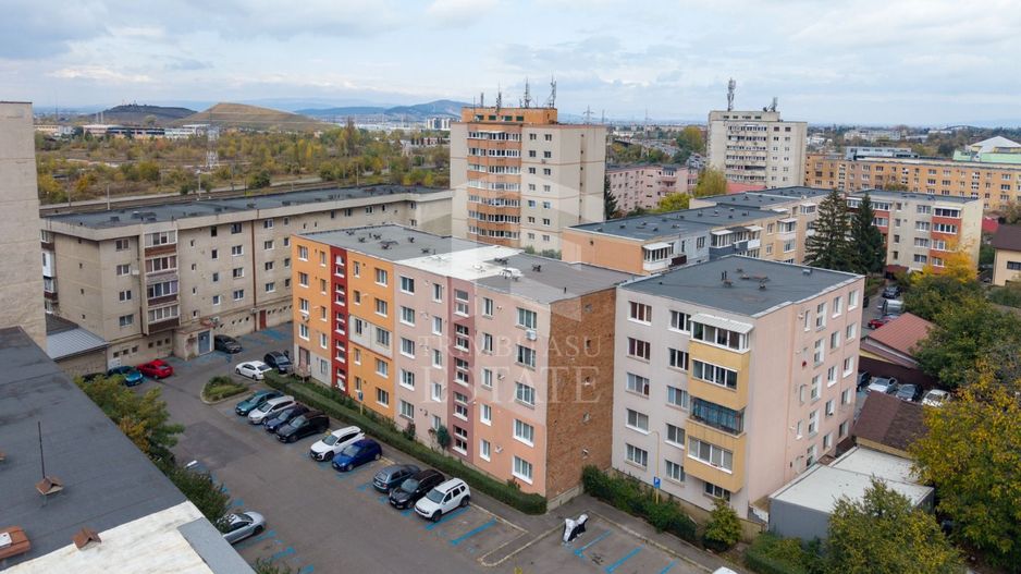 Triaj-Coresi-3 camere+2 bai-70 mp utili NERENOVAT - Poză 13