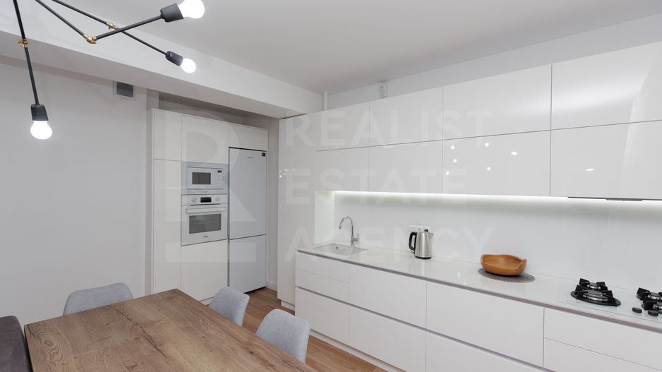 Chirie, apartament 2 camere 80 mp , bd. Decebal, Botanica - Poză 3