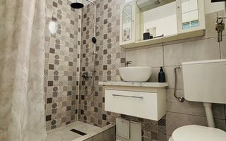 Garsoniera 35 mp, decomandata, centrala proprie, zona Louis Pasteur - Poză 7