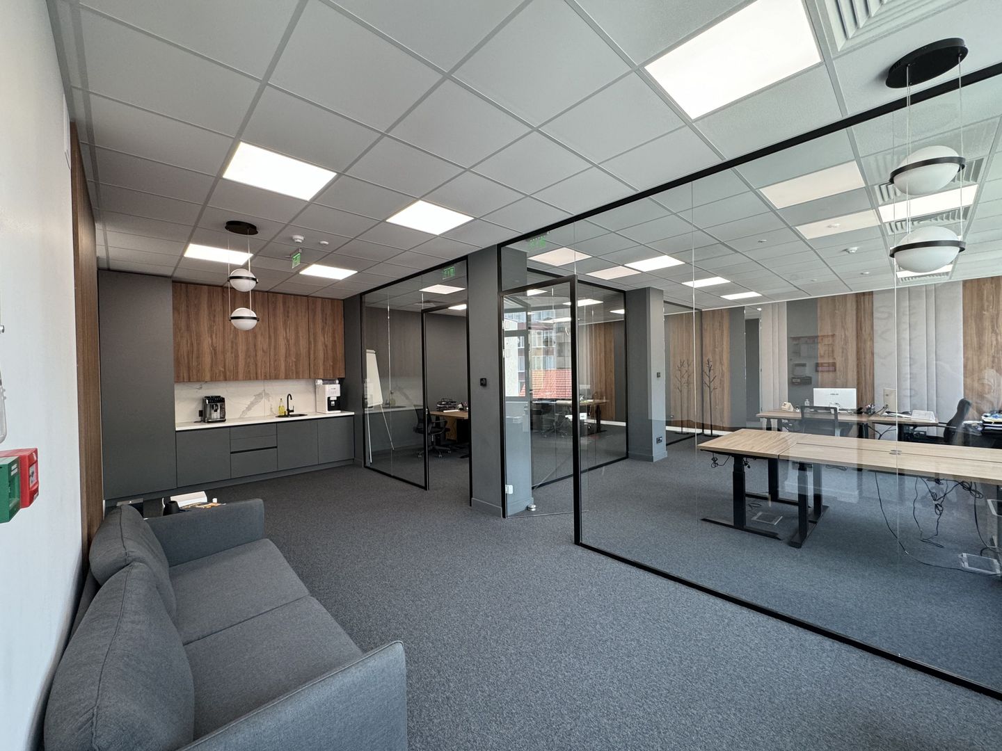 Imobil Premium de Închiriat: Eficiență și Tehnologie de Vârf - Poză 11