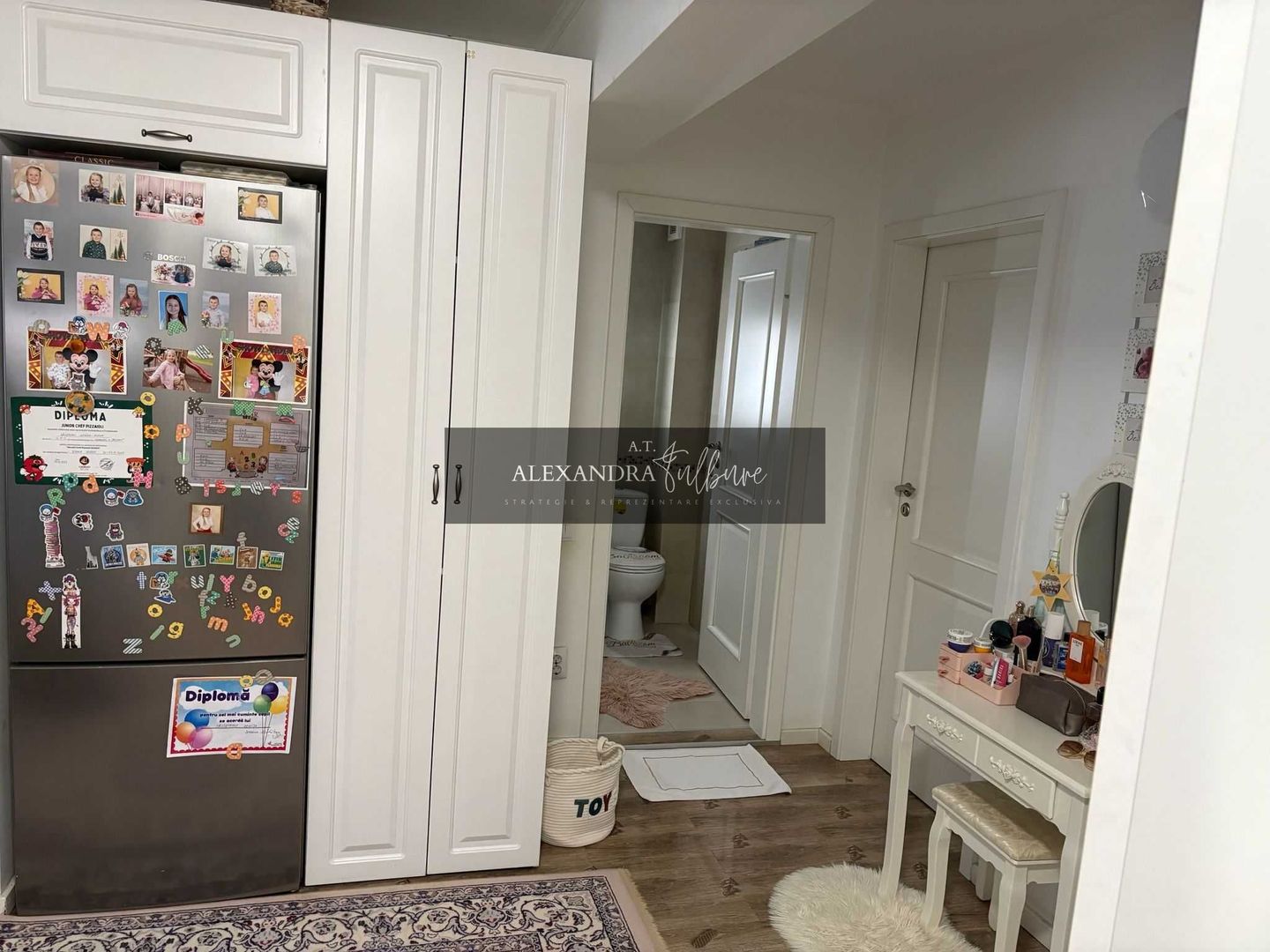 Apartament 3 camere, 2 balcoane, etaj intermediar - Poză 5