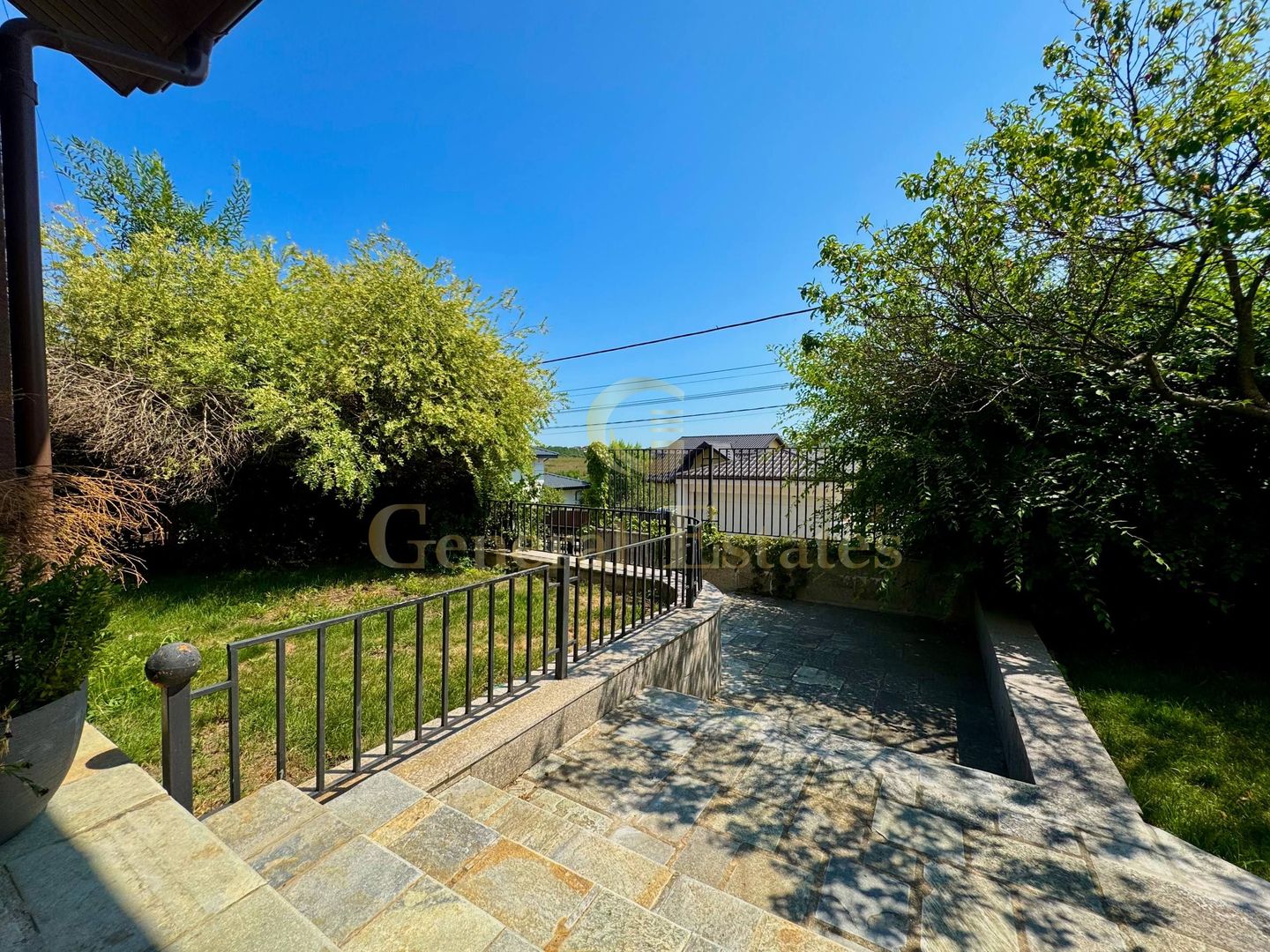 Vînzare Casă în 3 Nivele -Hlincea - 343 m.p. - Poză 5