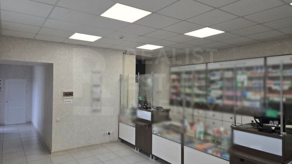 Vânzare, spațiu comercial, 237,9 mp, satului Siret. - Poză 4