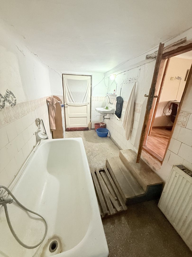 Casa interbelică cu arhitectură deosebită+Anexa și teren 1570 mp - Poză 20