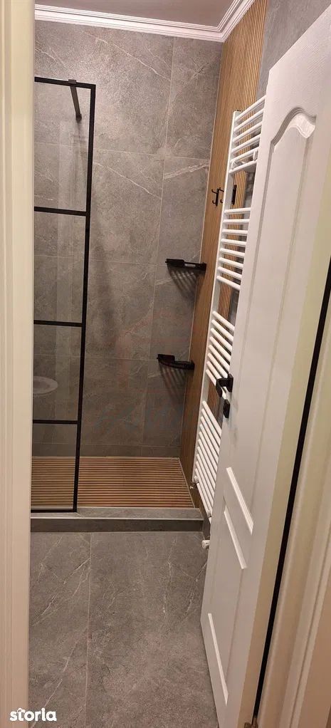 Vanzare apartament  renovat complet, zona Parfumul Teilor, etaj 1. - Poză 9