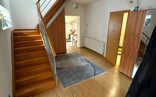 Casă de vânzare 4 camere | Lupeni, Sibiu | 141 mp utili, teren 676 mp - Poză 2