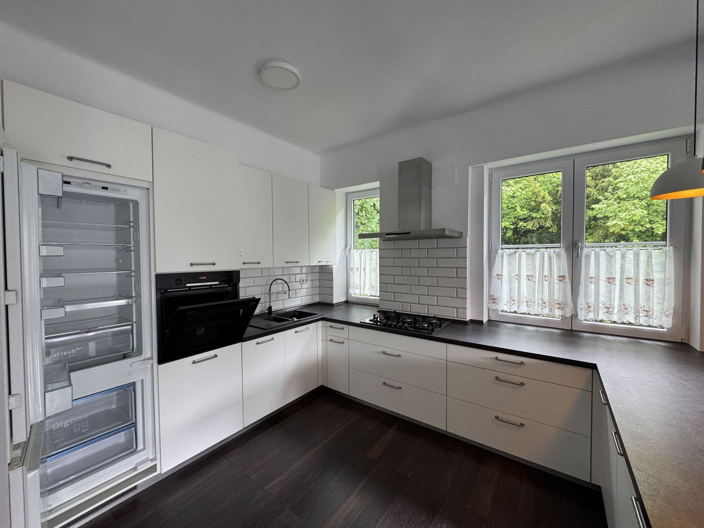 Apartament cu vedere spre Tâmpa, liniște și natură, în Centrul Istoric al Brașov - Poză 9