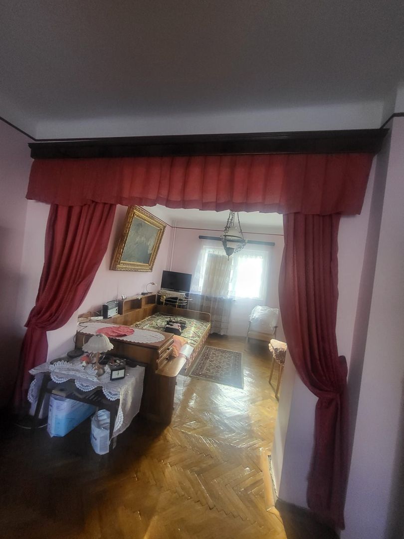 Vanzare Casa vintage 4 camere, curte proprie, centrala, garaj , Vatra Luminoasa - Poză 7